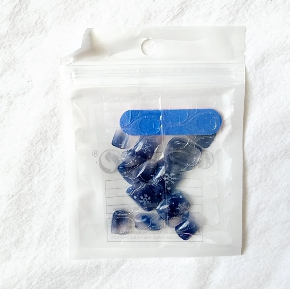 24 Pieces Fake press on nails